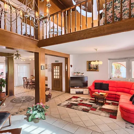 Vallis Aurea * Πόρετς