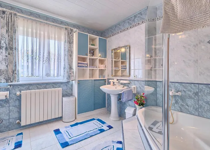 別荘 Vallis Aurea ポレッチ